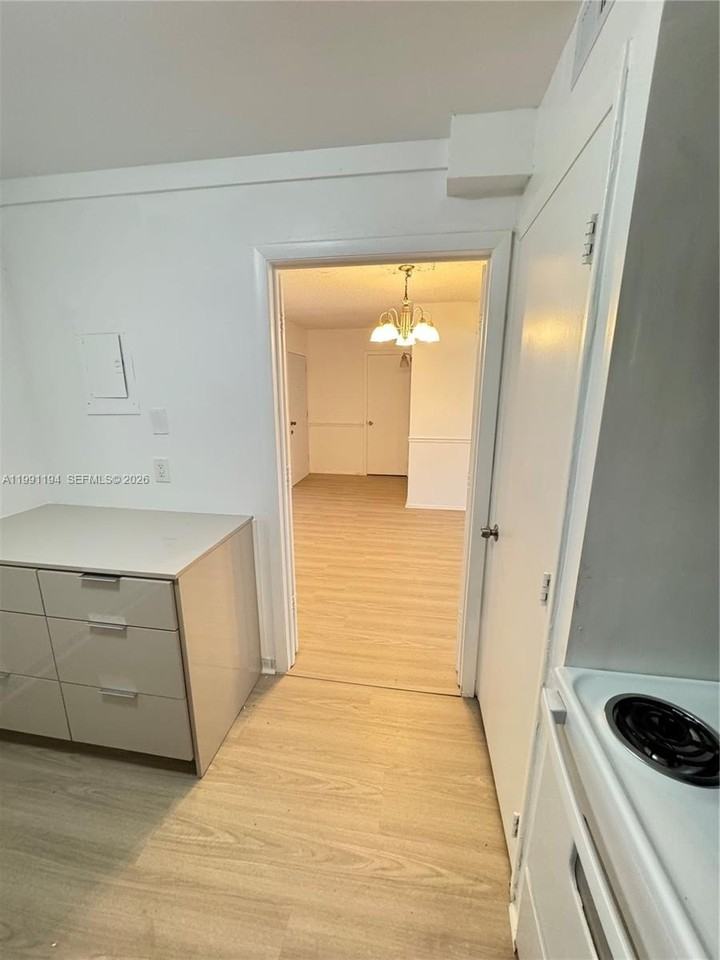 4160 Inverrary Dr #510 - Photo 5 of 25