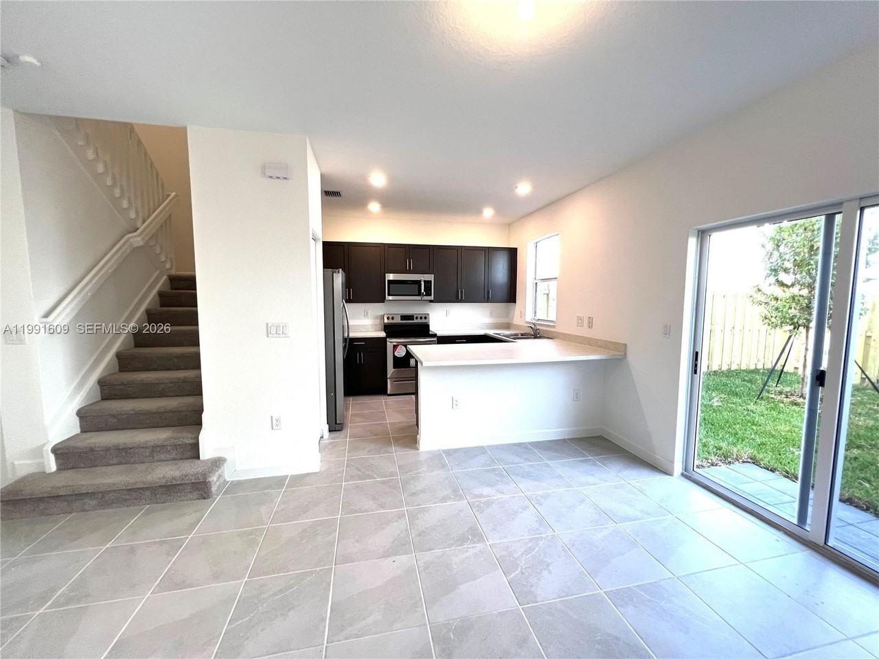 1864 Se 27th Rd #1864 - Photo 2 of 17