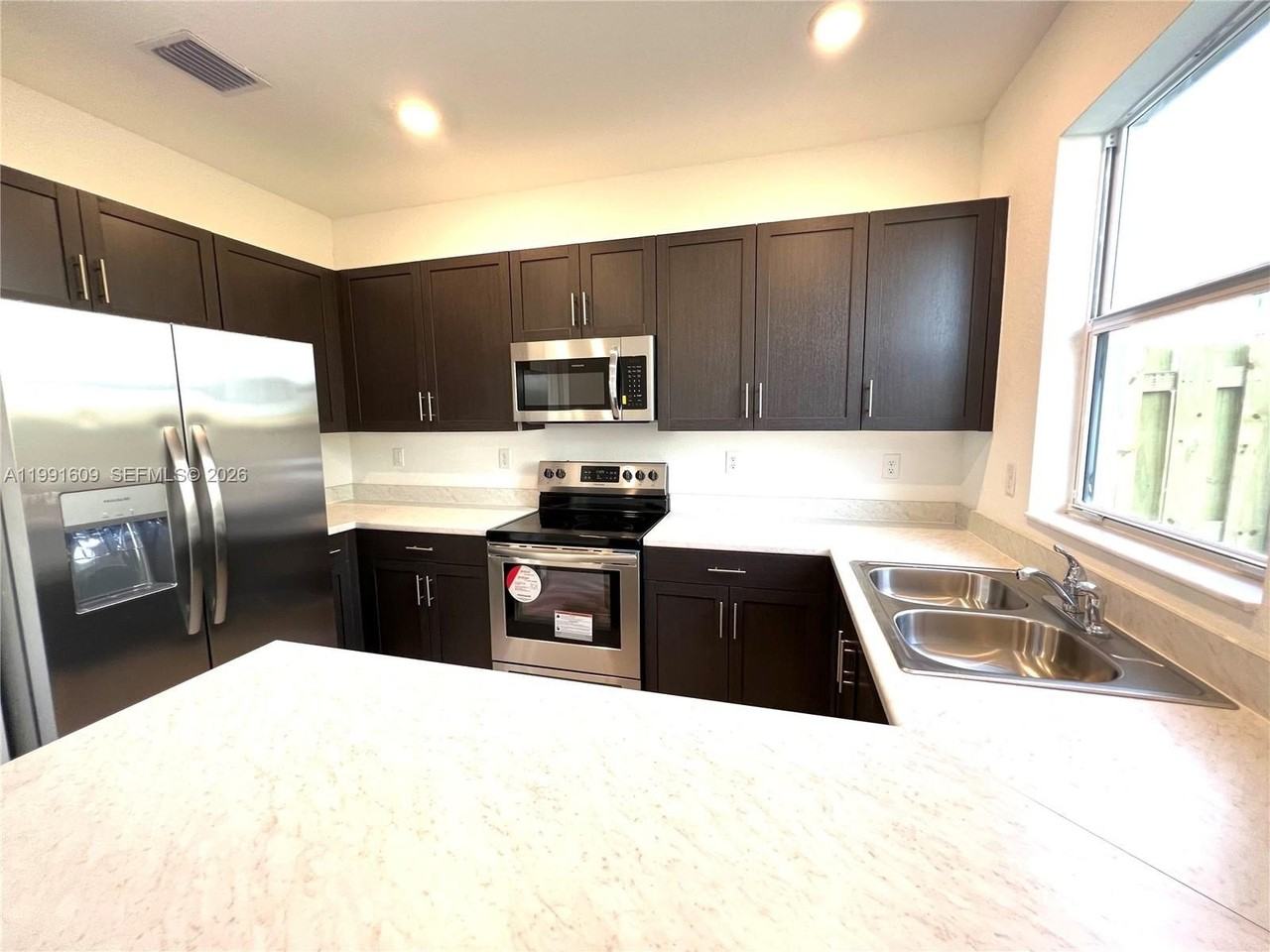 1864 Se 27th Rd #1864 - Photo 4 of 17