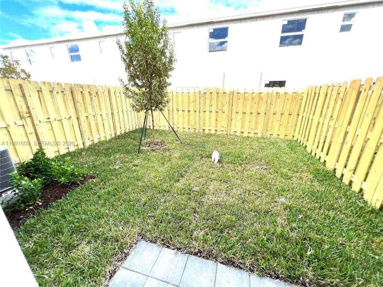 1864 Se 27th Rd #1864 - Photo 5 of 17