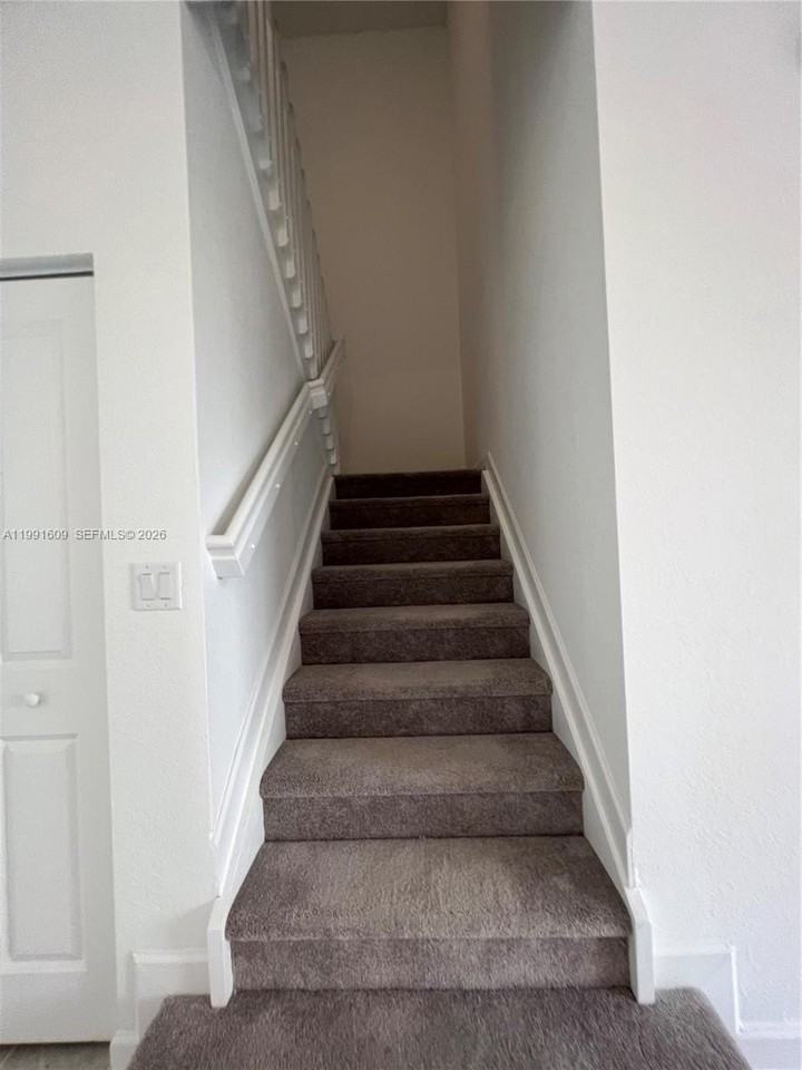 1864 Se 27th Rd #1864 - Photo 7 of 17