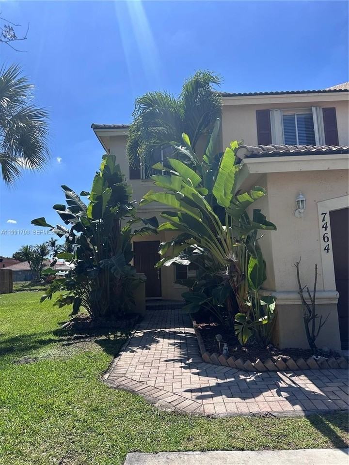 7464 Sw 164th Ct - Photo 2 of 22