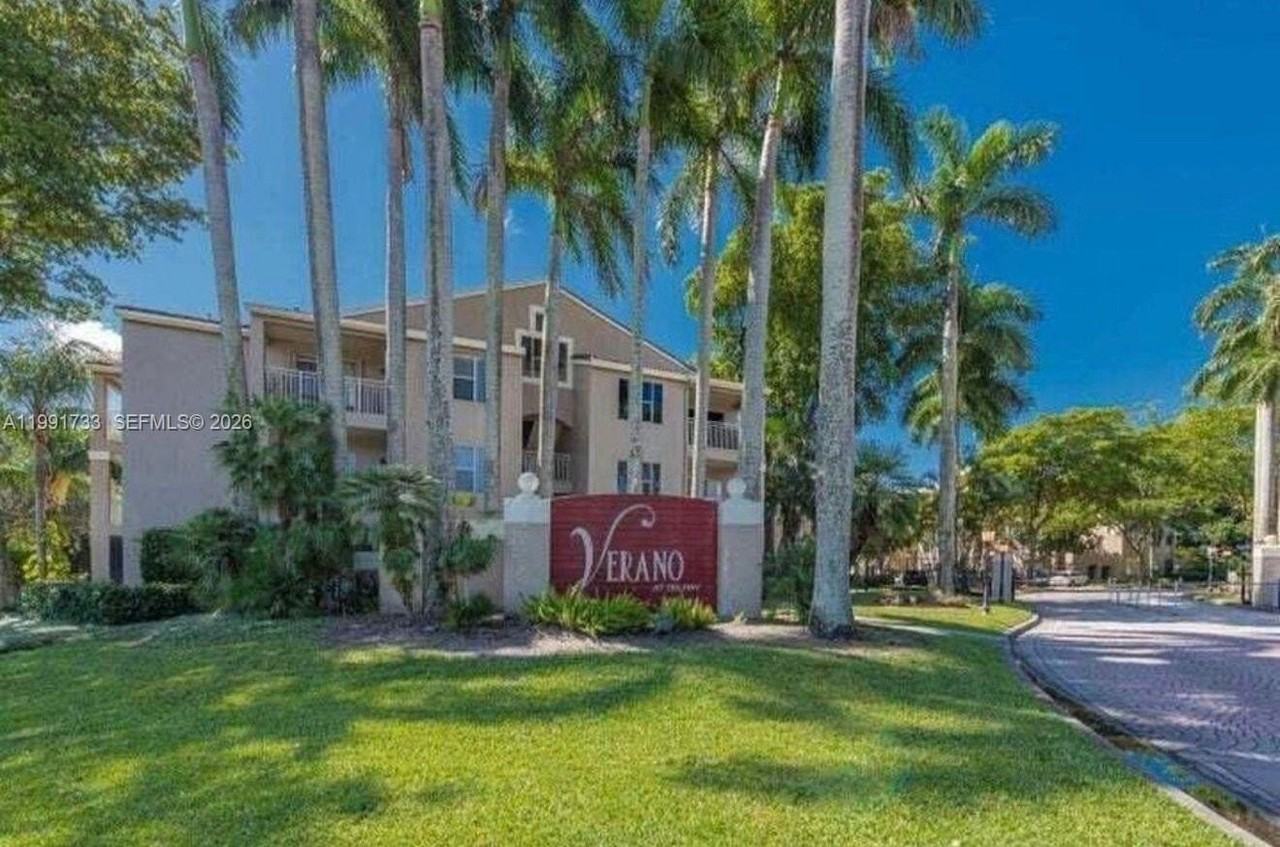 1780 Palm Cove Blvd #6-202