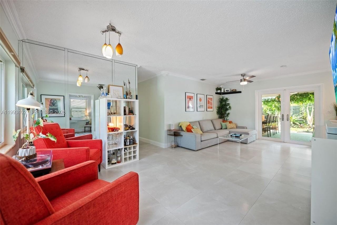 350 Ne 59th St - Photo 2 of 28