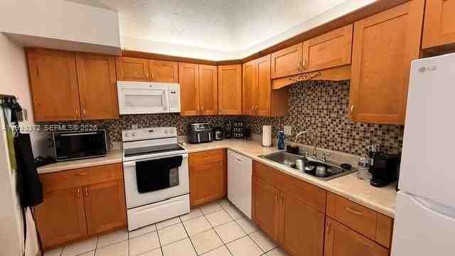 231 Lakeview Dr #204 - Photo 5 of 25