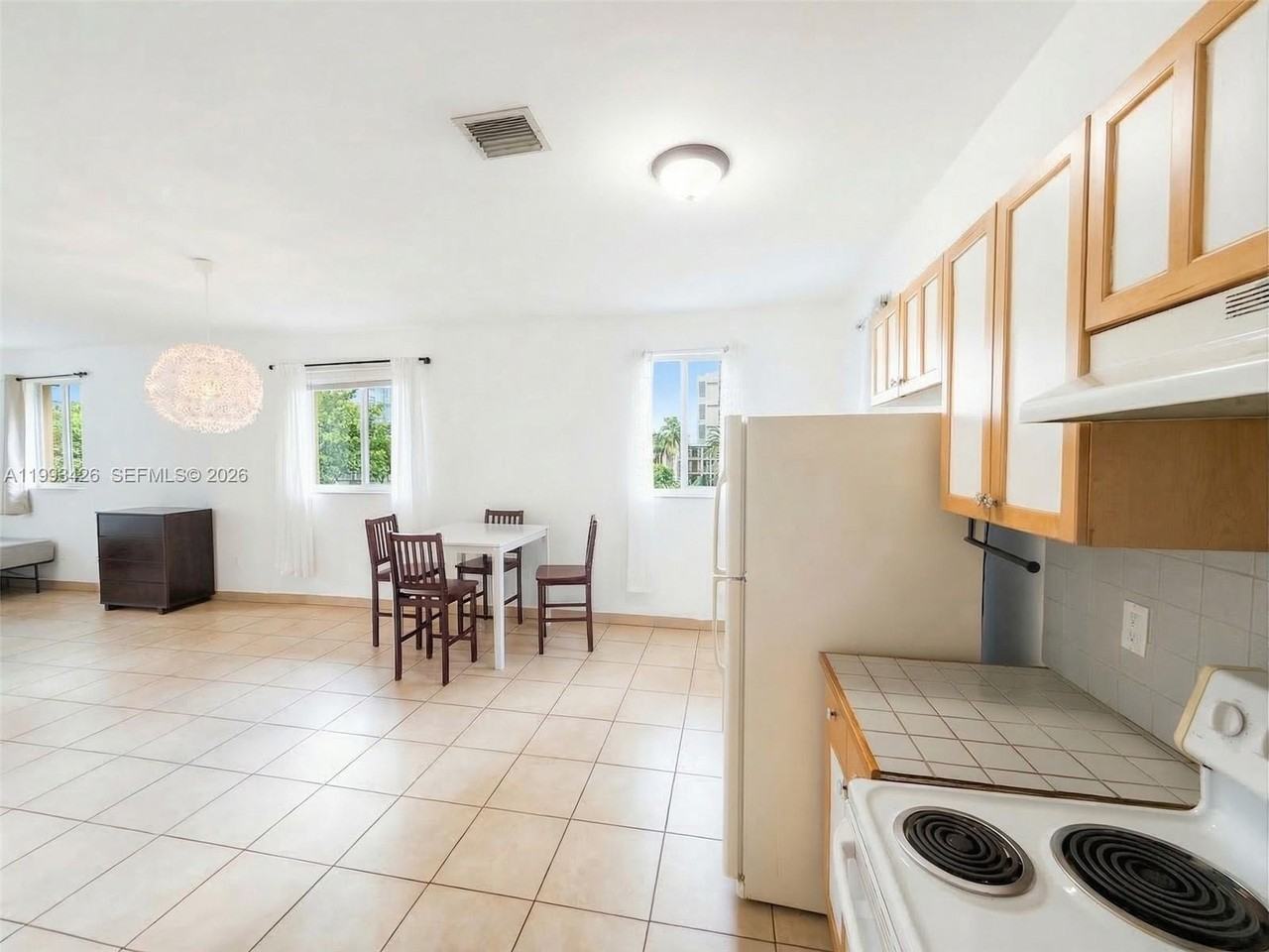 404 Ne 27th St #1-2A - Photo 7 of 12