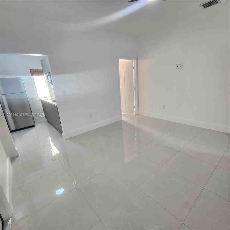 14639 Sw 158th Path #B - Photo 2 of 12