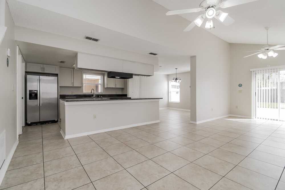 11904 Atlin Dr - Photo 5 of 17