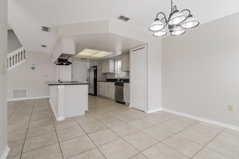 11904 Atlin Dr - Photo 7 of 17