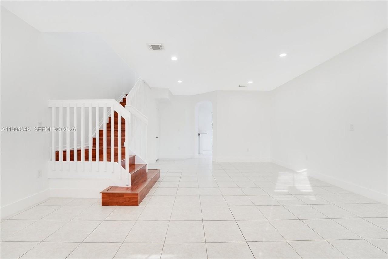 27433 Sw 137th Ct #1 - Photo 2 of 28