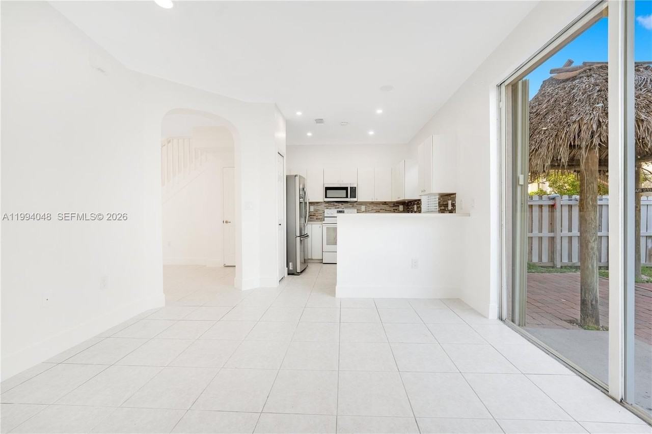 27433 Sw 137th Ct #1 - Photo 6 of 28