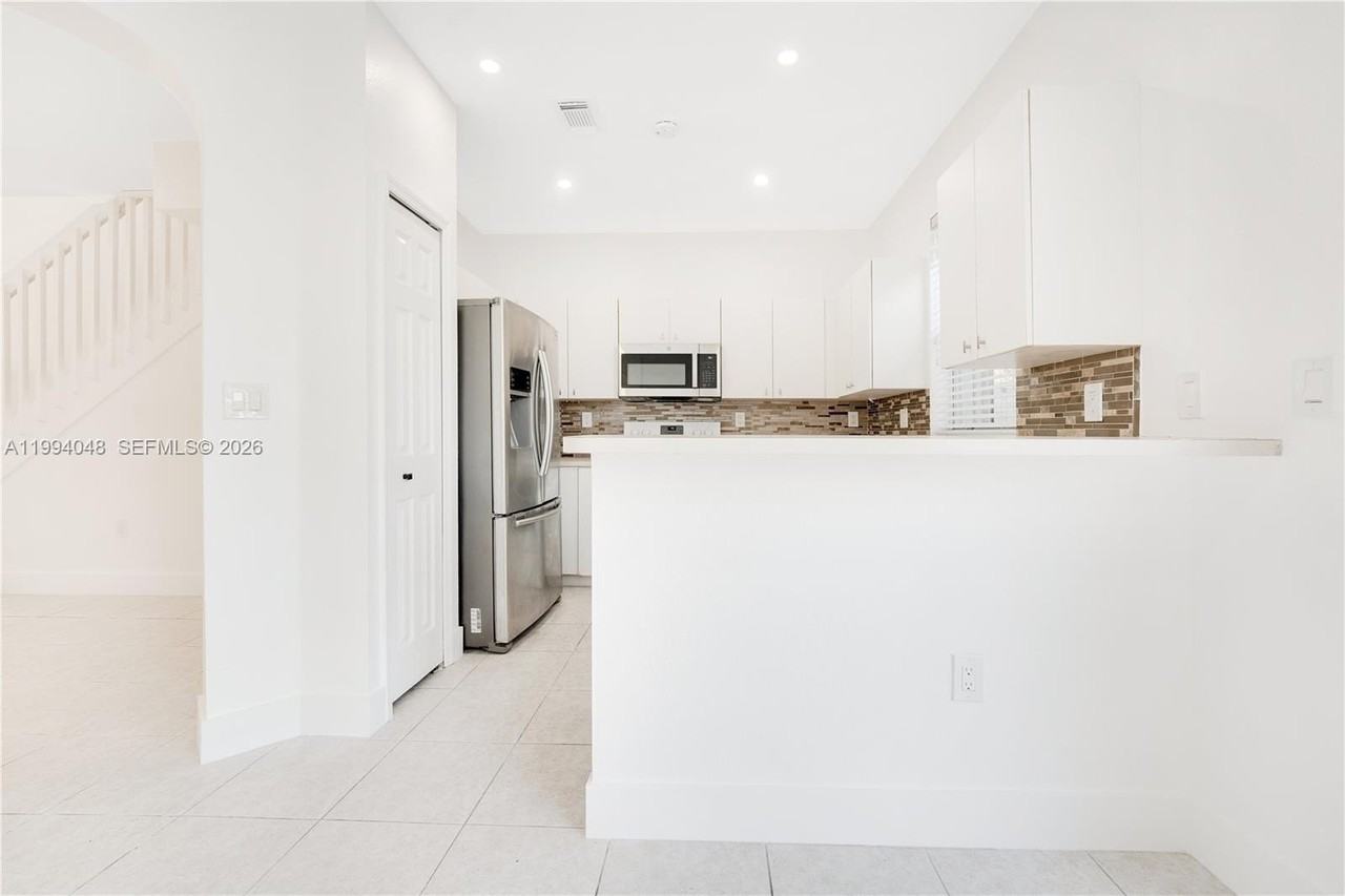 27433 Sw 137th Ct #1 - Photo 7 of 28