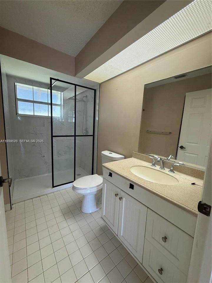 665 Se 25th Ln #665 - Photo 6 of 13