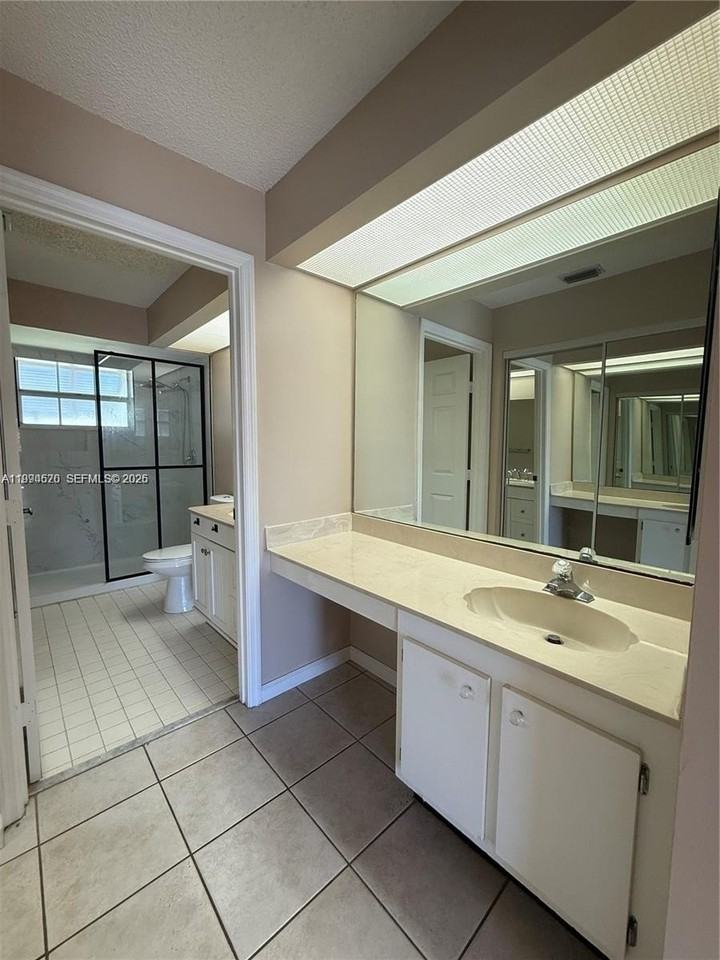 665 Se 25th Ln #665 - Photo 7 of 13