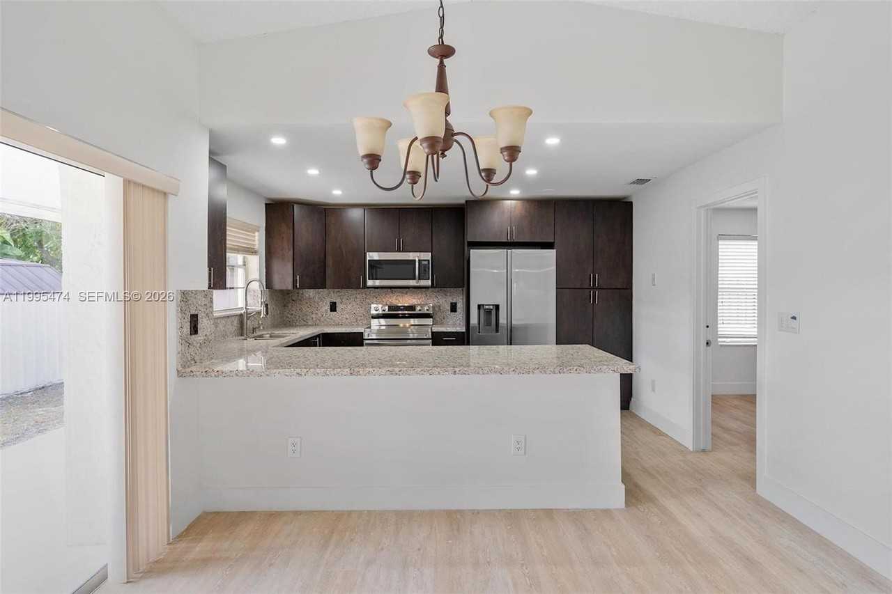 13750 Sw 282nd St - Photo 5 of 24