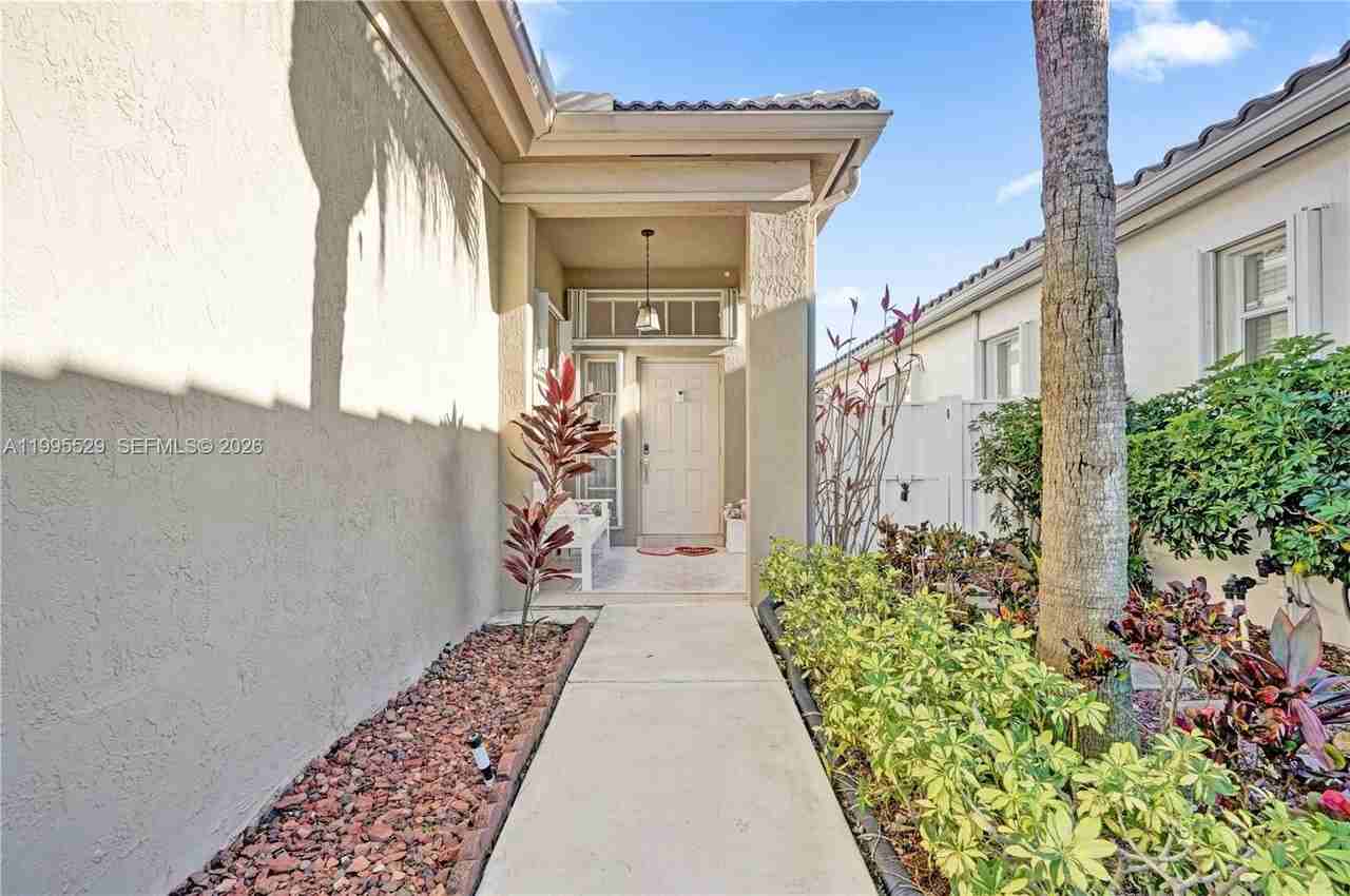 6928 Nw 33rd St - Photo 7 of 50