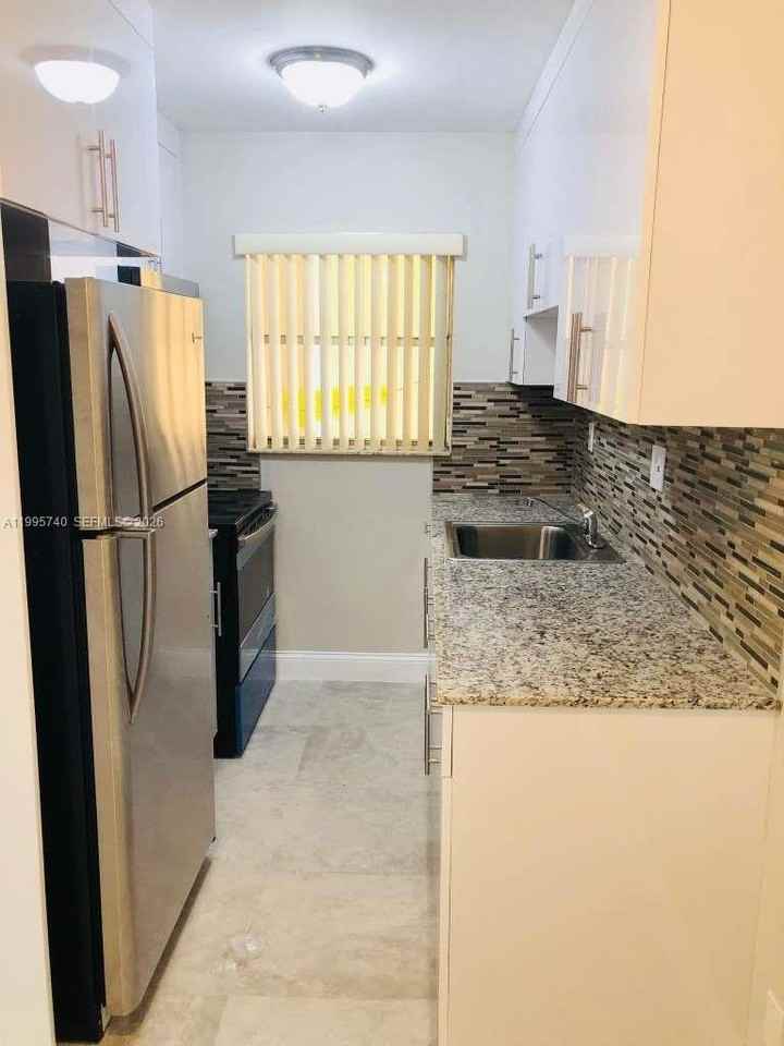 2615 Polk St #23 - Photo 3 of 8