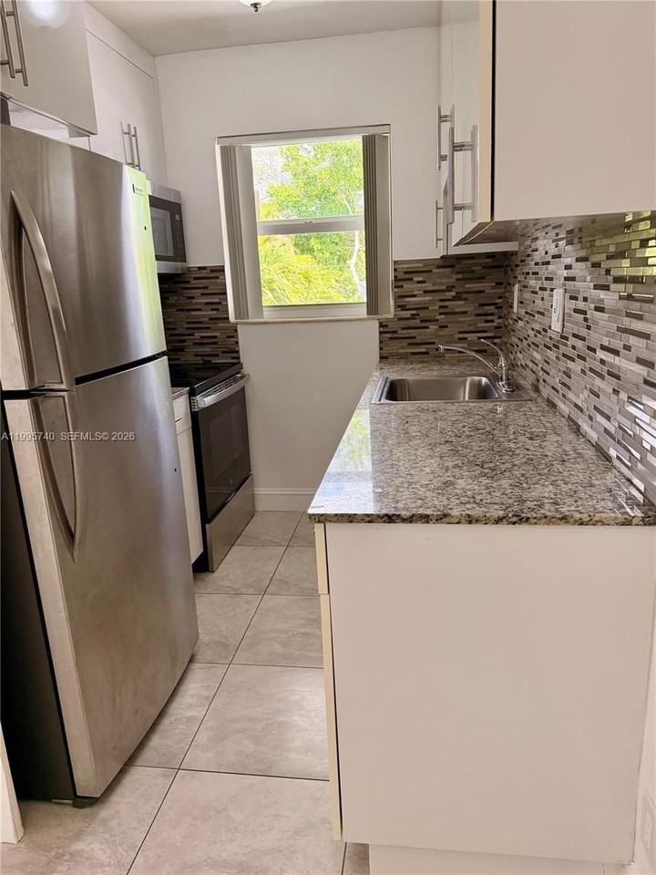 2615 Polk St #23 - Photo 6 of 8