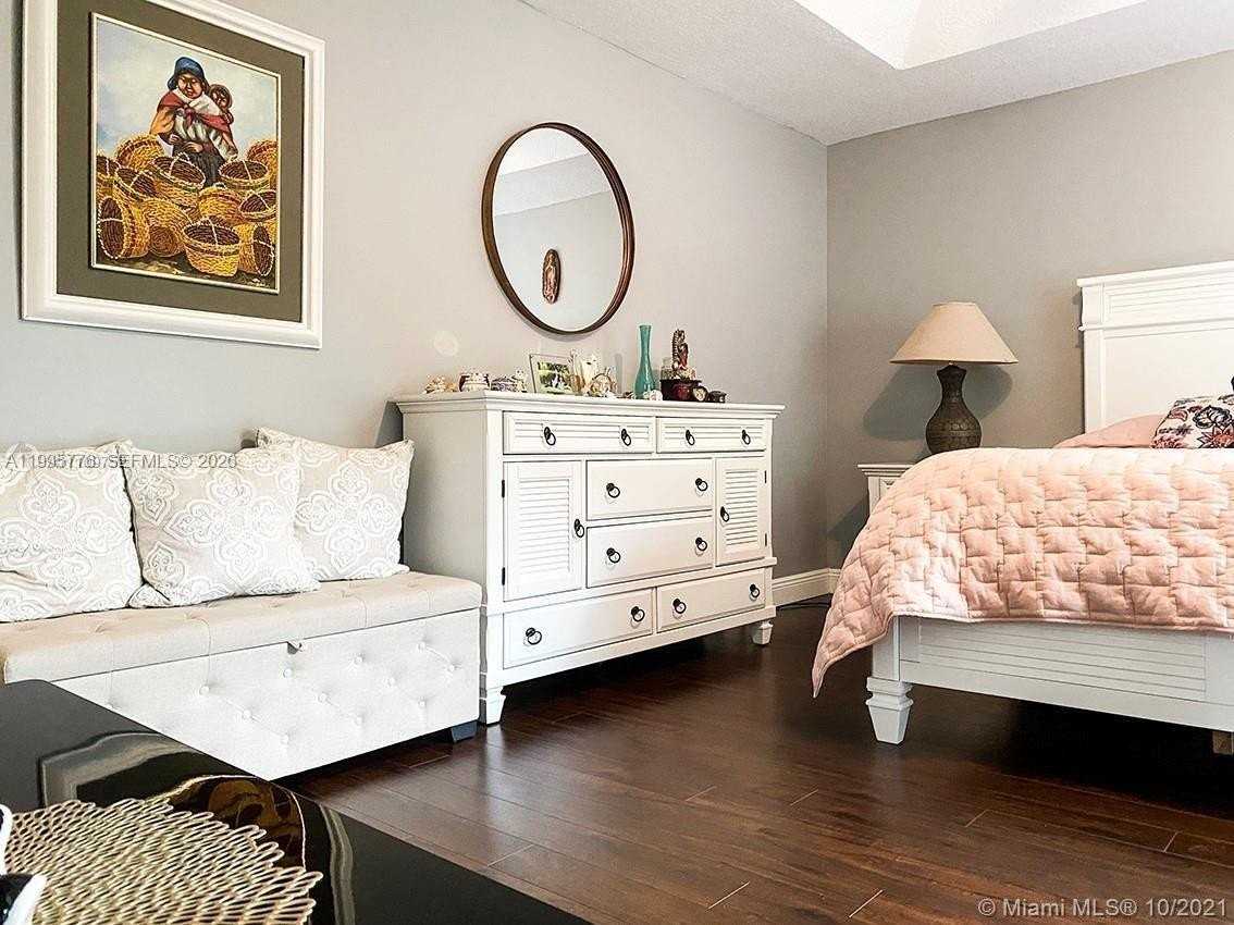 3657 Asperwood Cir - Photo 5 of 24