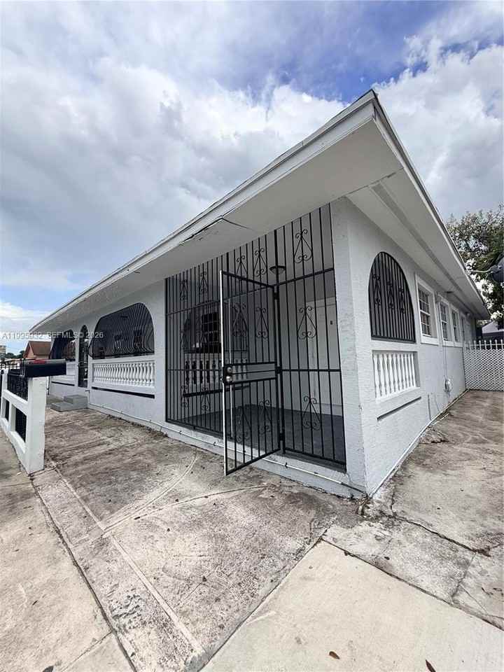 2250 Nw 103rd St #C - Photo 2 of 14