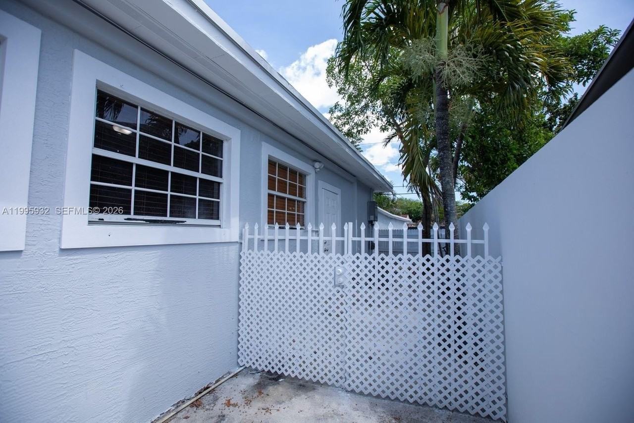 2250 Nw 103rd St #C - Photo 5 of 14