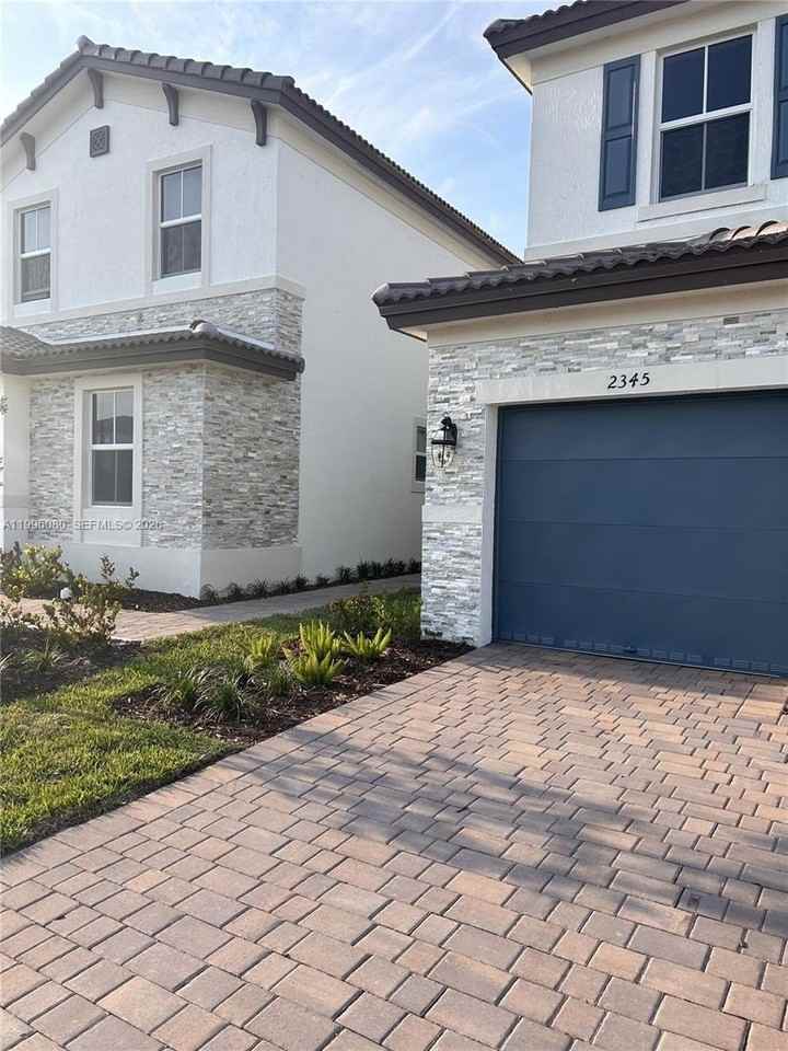 2345 Nw 131st Cir #2345 - Photo 2 of 50