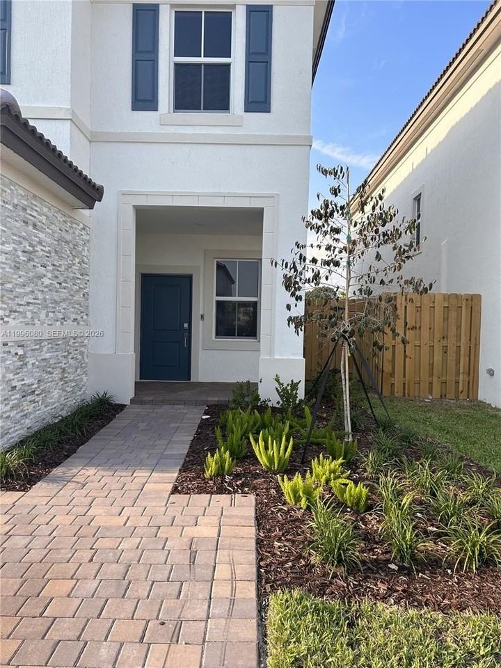 2345 Nw 131st Cir #2345 - Photo 3 of 50