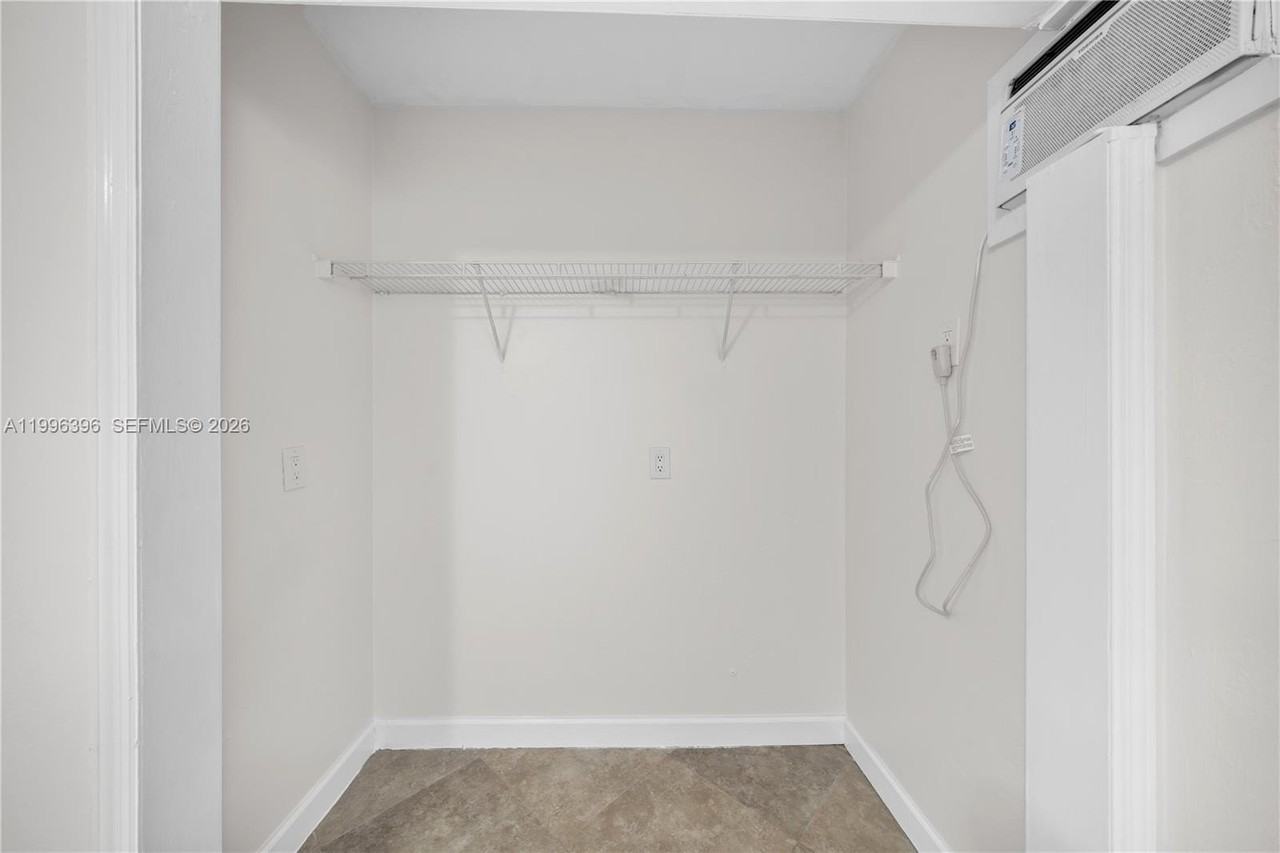 1041 Ne 9th Ave #A3 - Photo 5 of 21