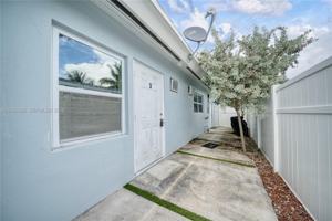 featured image of 1041 Ne 9th Ave #A3