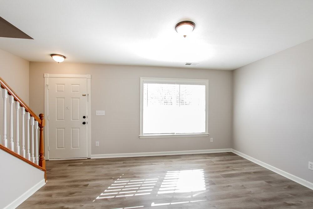 15823 Circlegreen Dr - Photo 4 of 17