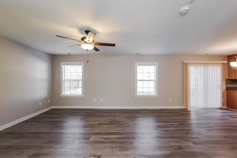 15823 Circlegreen Dr - Photo 6 of 17