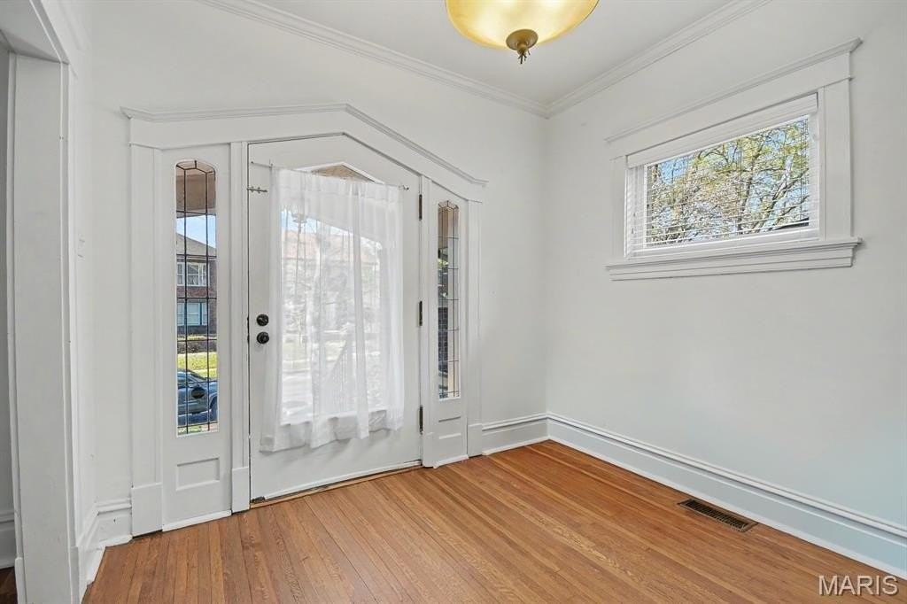 7045 Pershing Ave - Photo 2 of 17