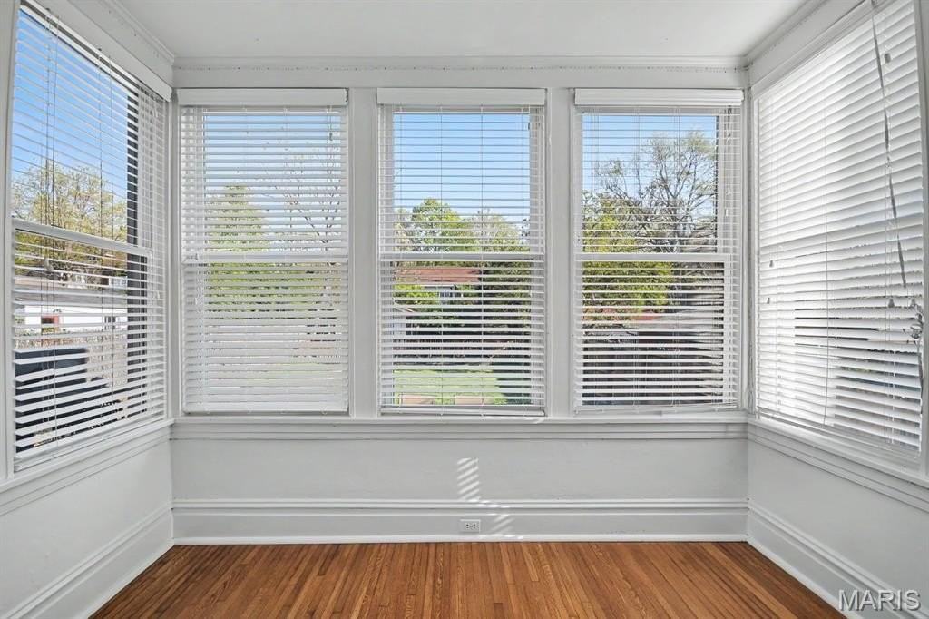 7045 Pershing Ave - Photo 6 of 17