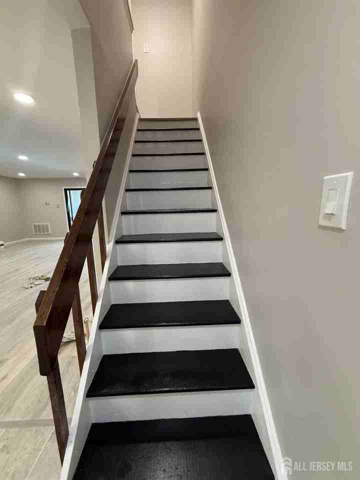 1502 Bromley Est - Photo 5 of 18