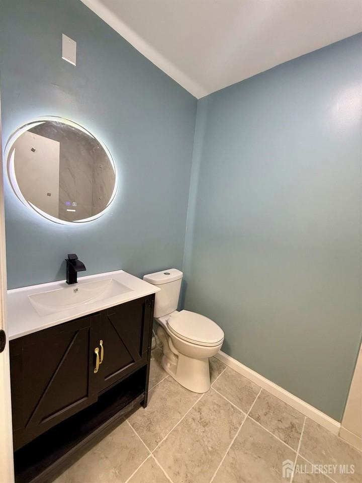 1502 Bromley Est - Photo 6 of 18