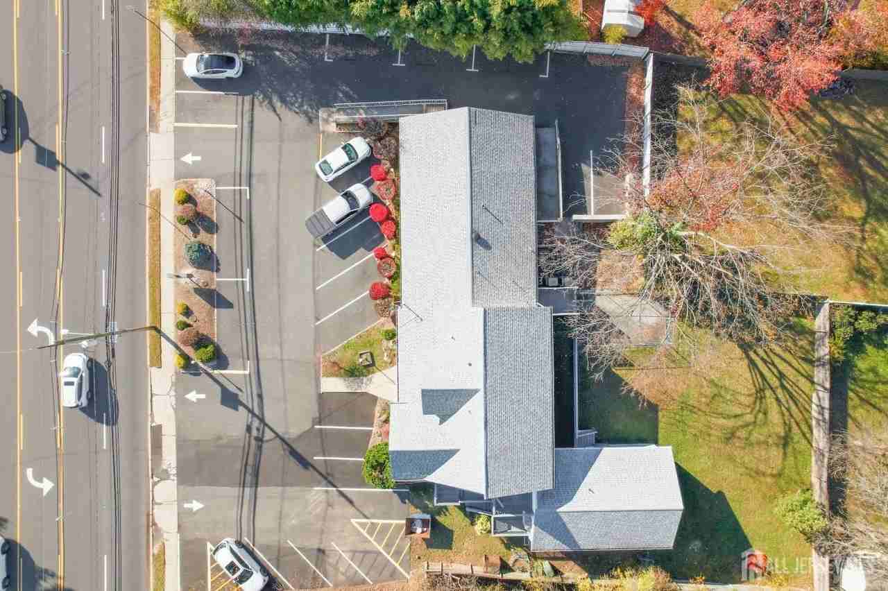 1818 Oak Tree Rd - Photo 3 of 15