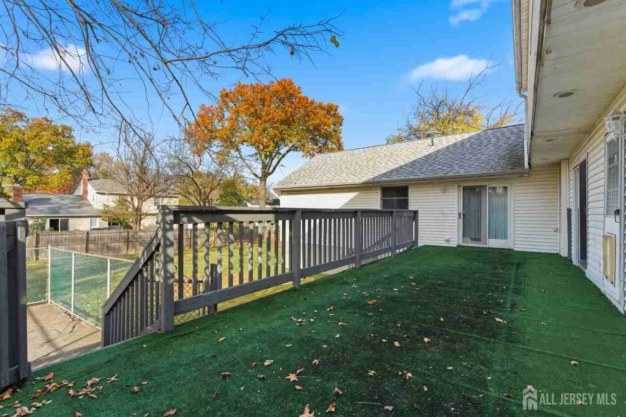 1818 Oak Tree Rd - Photo 5 of 15