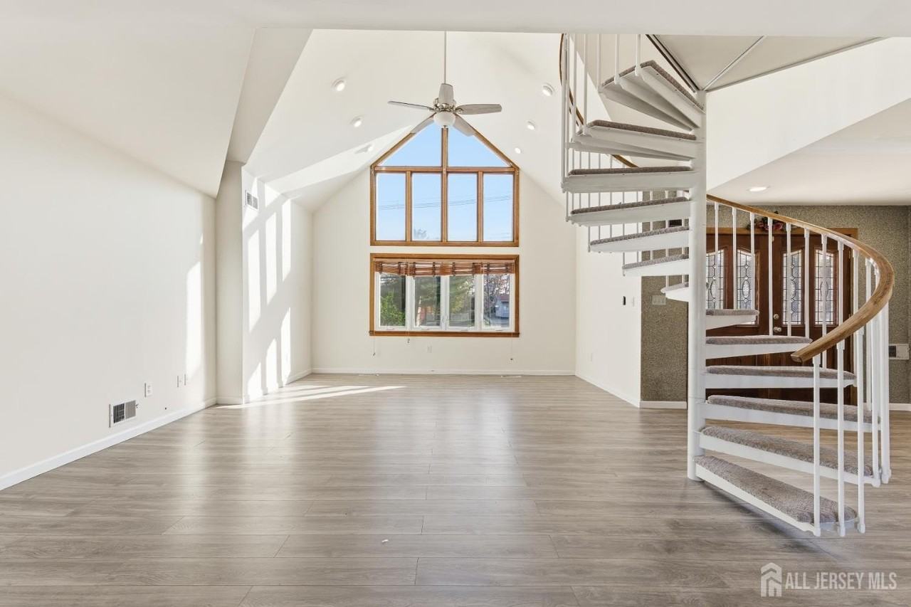 1818 Oak Tree Rd - Photo 7 of 15