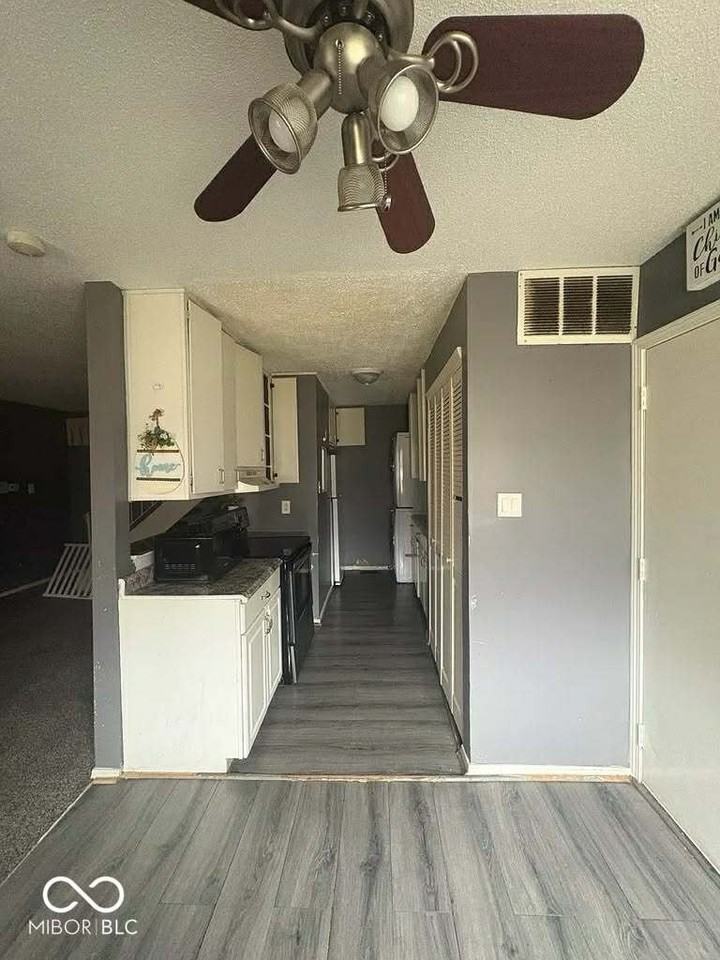 3281 Lupine Dr - Photo 4 of 8