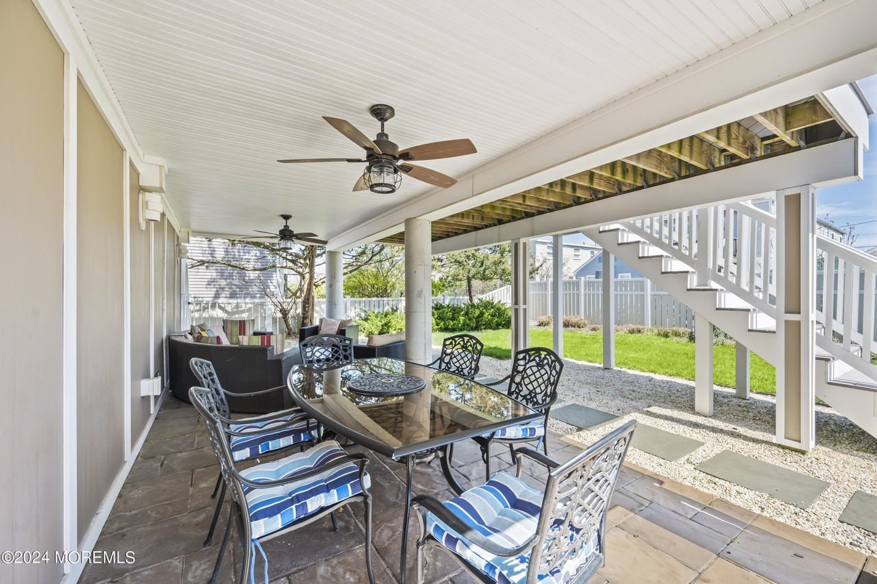 204 Randall Ave - Photo 7 of 29