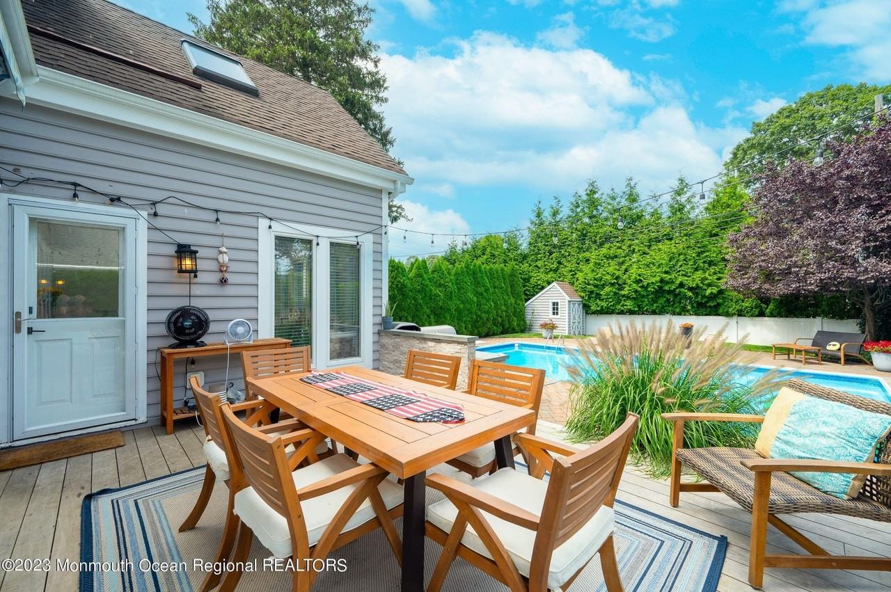 623 Brooklyn Blvd - Photo 4 of 35