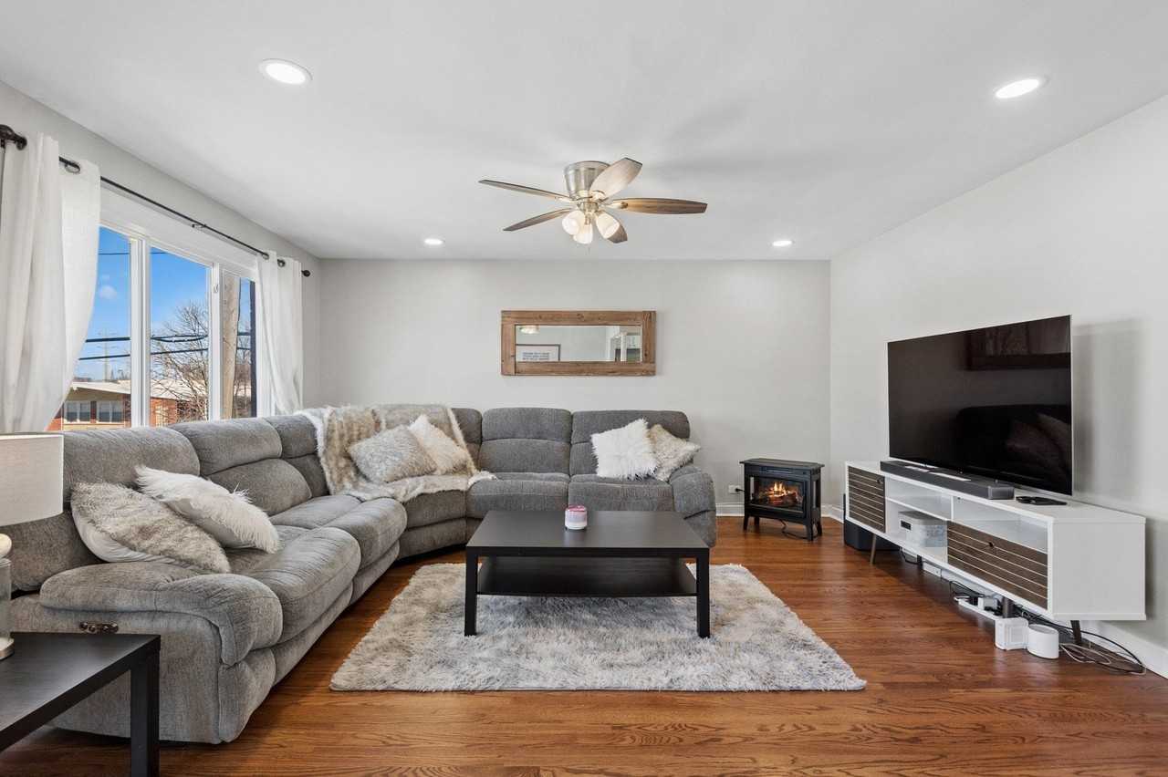 5021 Church St Apt 2 - Photo 4 of 21