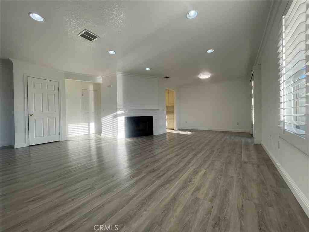 1830 N Vineyard Ave #A - Photo 5 of 35