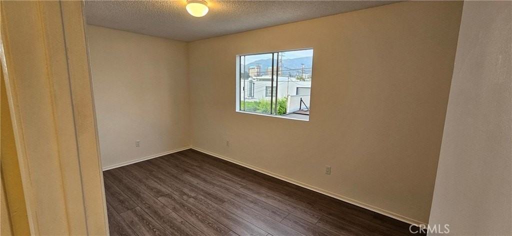 614 S Lake St #C - Photo 5 of 8