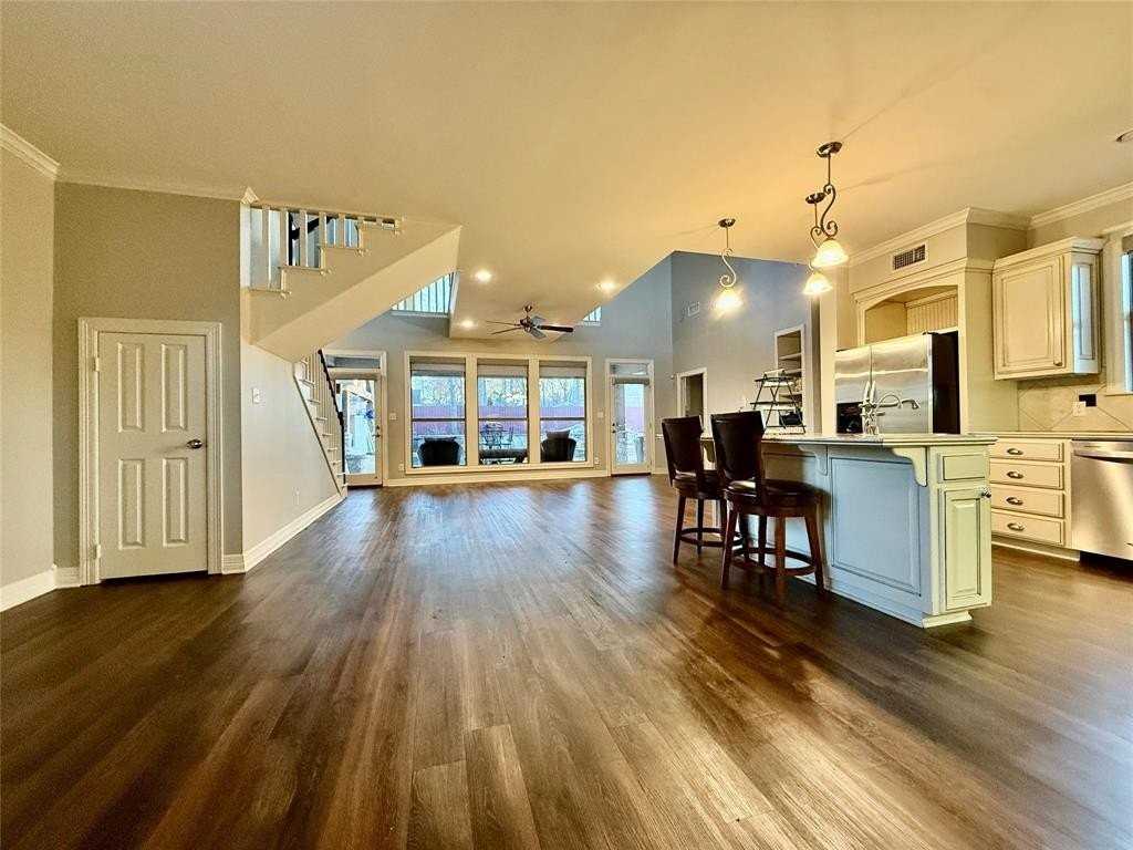 3815 Holly Ridge Dr - Photo 4 of 31