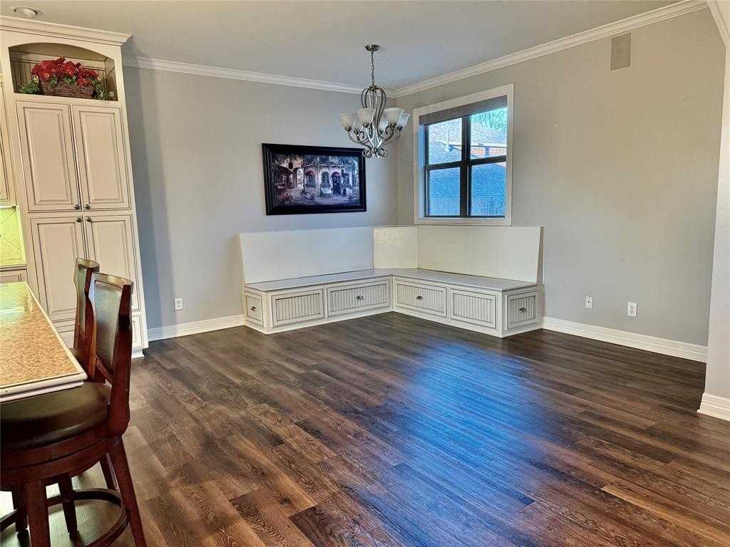 3815 Holly Ridge Dr - Photo 5 of 31