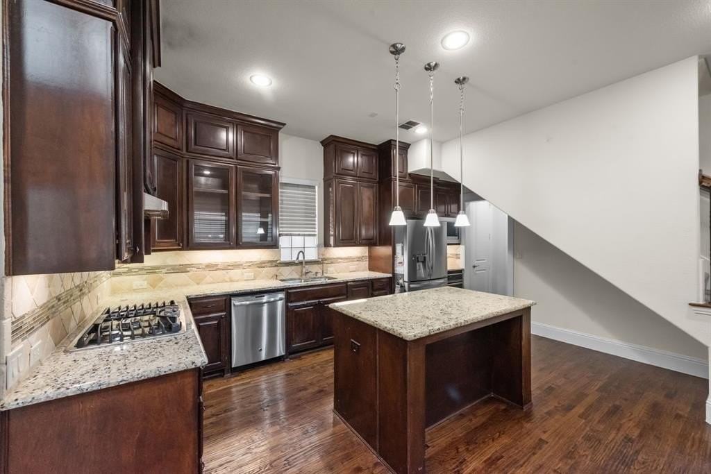 723 Cameron Ct - Photo 7 of 24