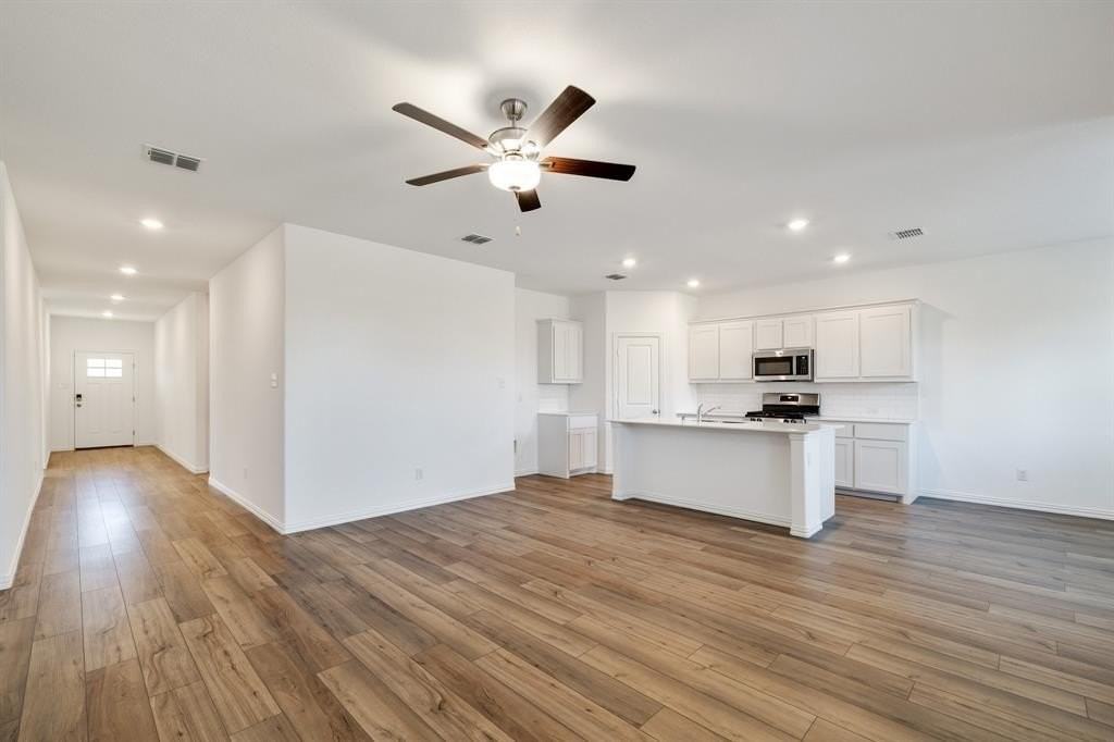 1500 Van Gogh Dr - Photo 5 of 29