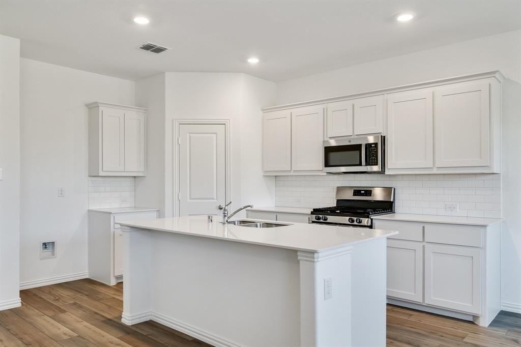 1500 Van Gogh Dr - Photo 6 of 29