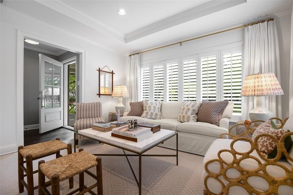 6243 Del Norte Ln - Photo 4 of 24